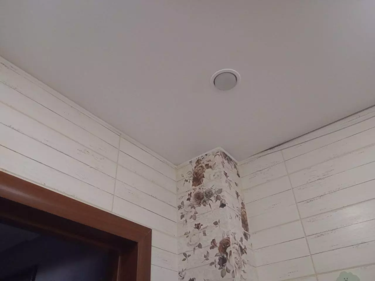 Матовый натяжной потолок в ванную, фото 1