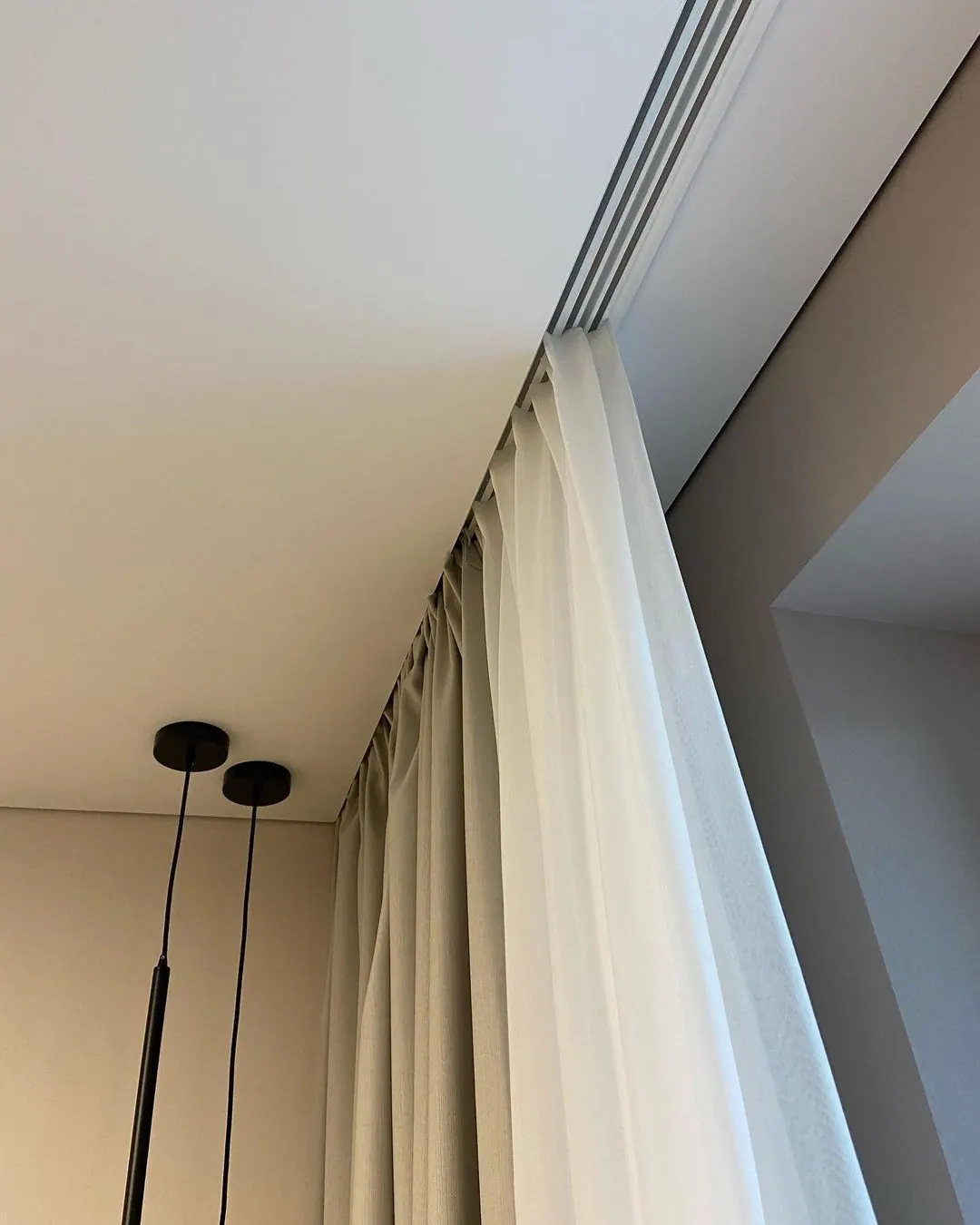 Скрывающий карниз